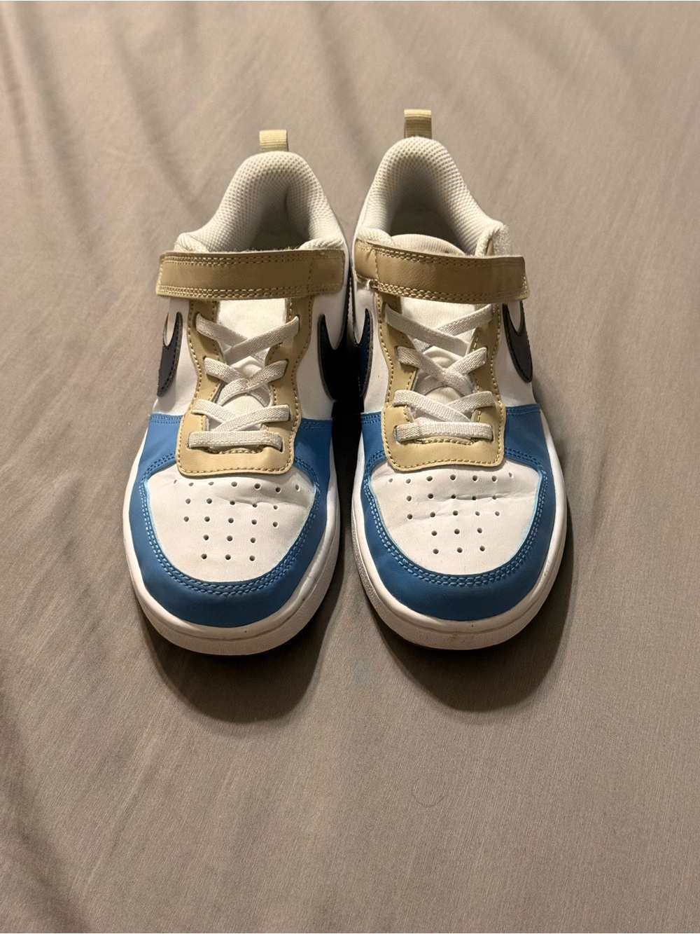 Nike Court Borough Low Youth Size 2Y White Blue Red Hook & Loop Sneakers - Picture 3 of 3